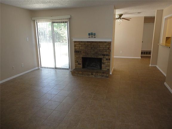 3rd image of 2301 Lucas Dr