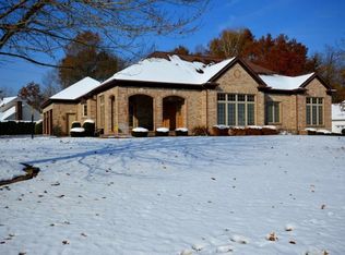 60773 Whispering Hills Dr, South Bend, IN 46614