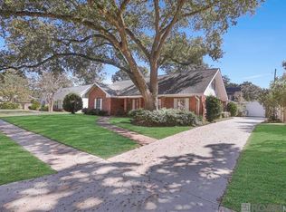 628 College Hill Dr, Baton Rouge, LA 70808