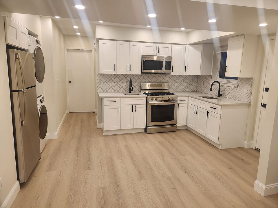 1st image of 152 Joseph Ave #2