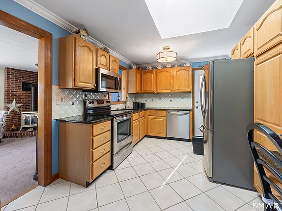 5th image of 49 Stannard Avenue