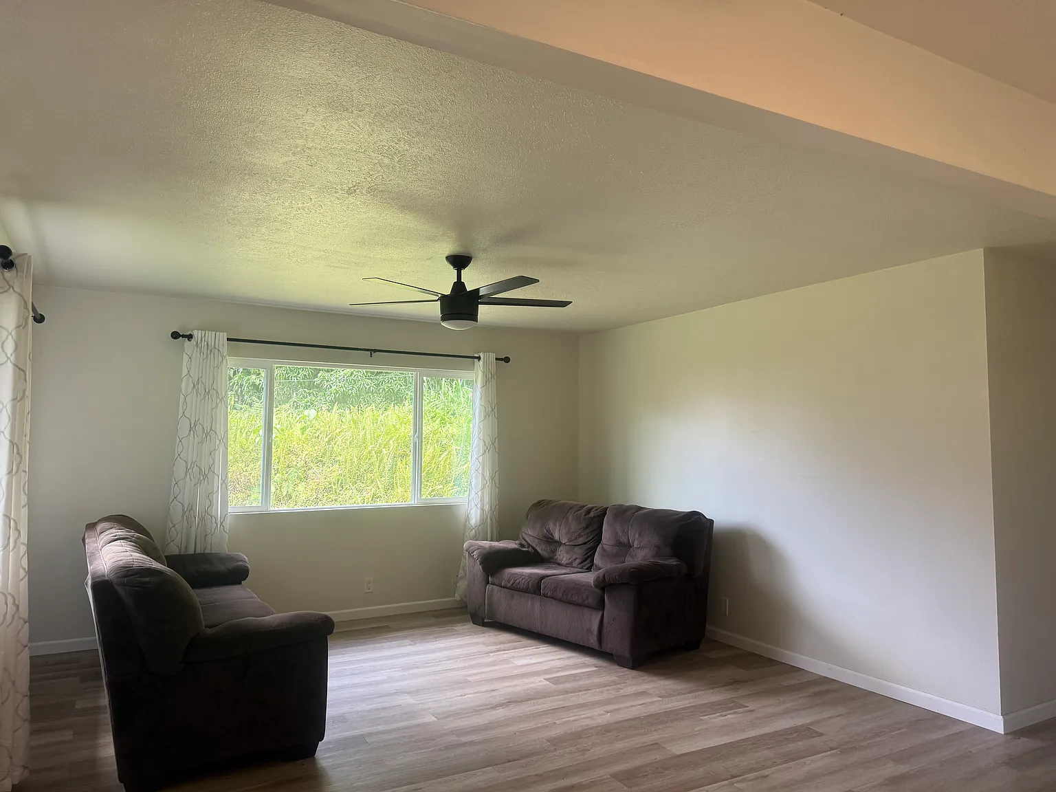 3 bed, 1.5 bath, 1008 sqft, $1,700 — Photo 3