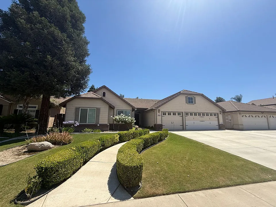 10919 Golden Valley Dr