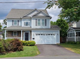 411 N Harrison St, Arlington, VA 22203