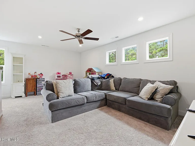 160 Falkirk Ct — Photo 40