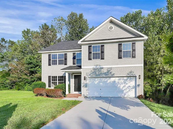 2225 Southwind Dr, Charlotte, NC 28216
