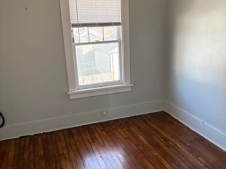 129 N 36th St #4 — Photo 7