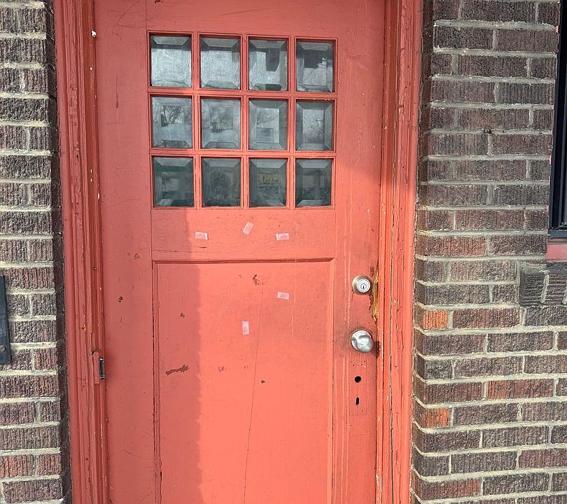 1st image of 1106 E Lake Rd #2