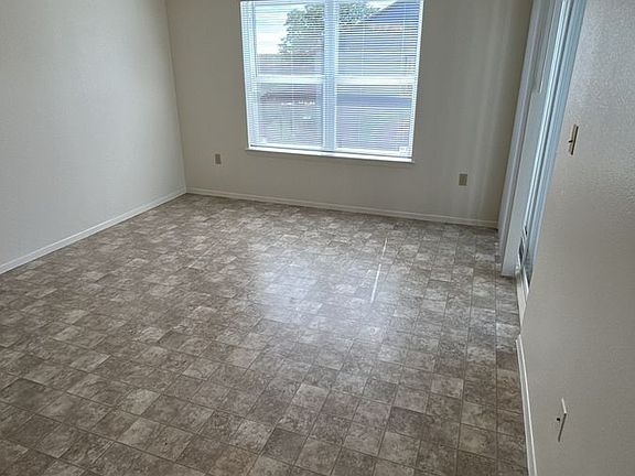2nd image of 1187 Dakota Dr