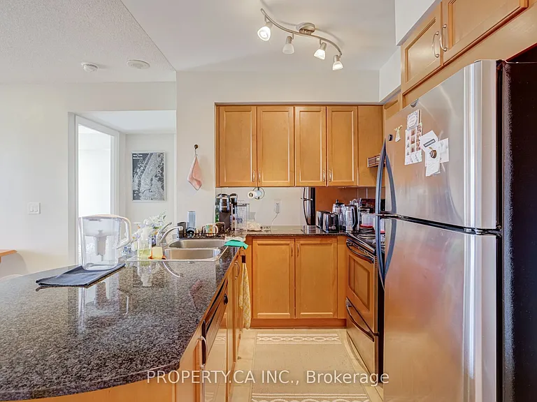 18 Kenaston Gdns #1705 — Photo 6