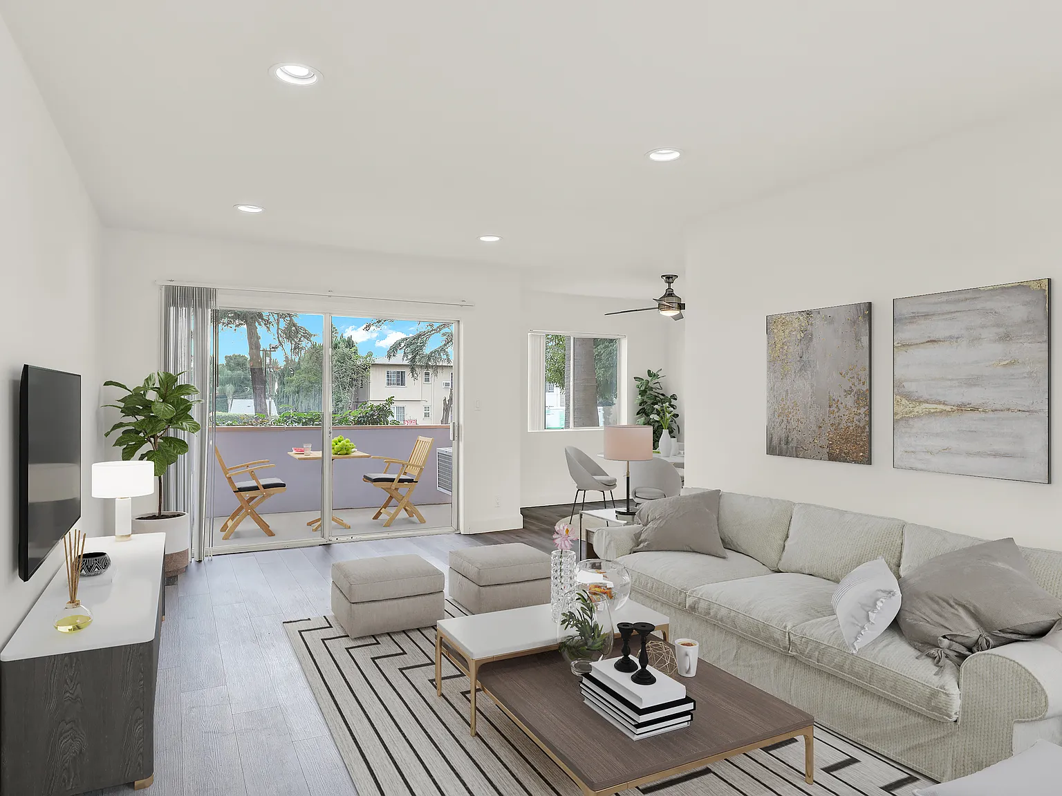 4533 Los Feliz — Photo 1