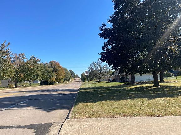 Exterior Neighborhood (street photo)