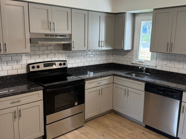 643 Providence St APT 2W
