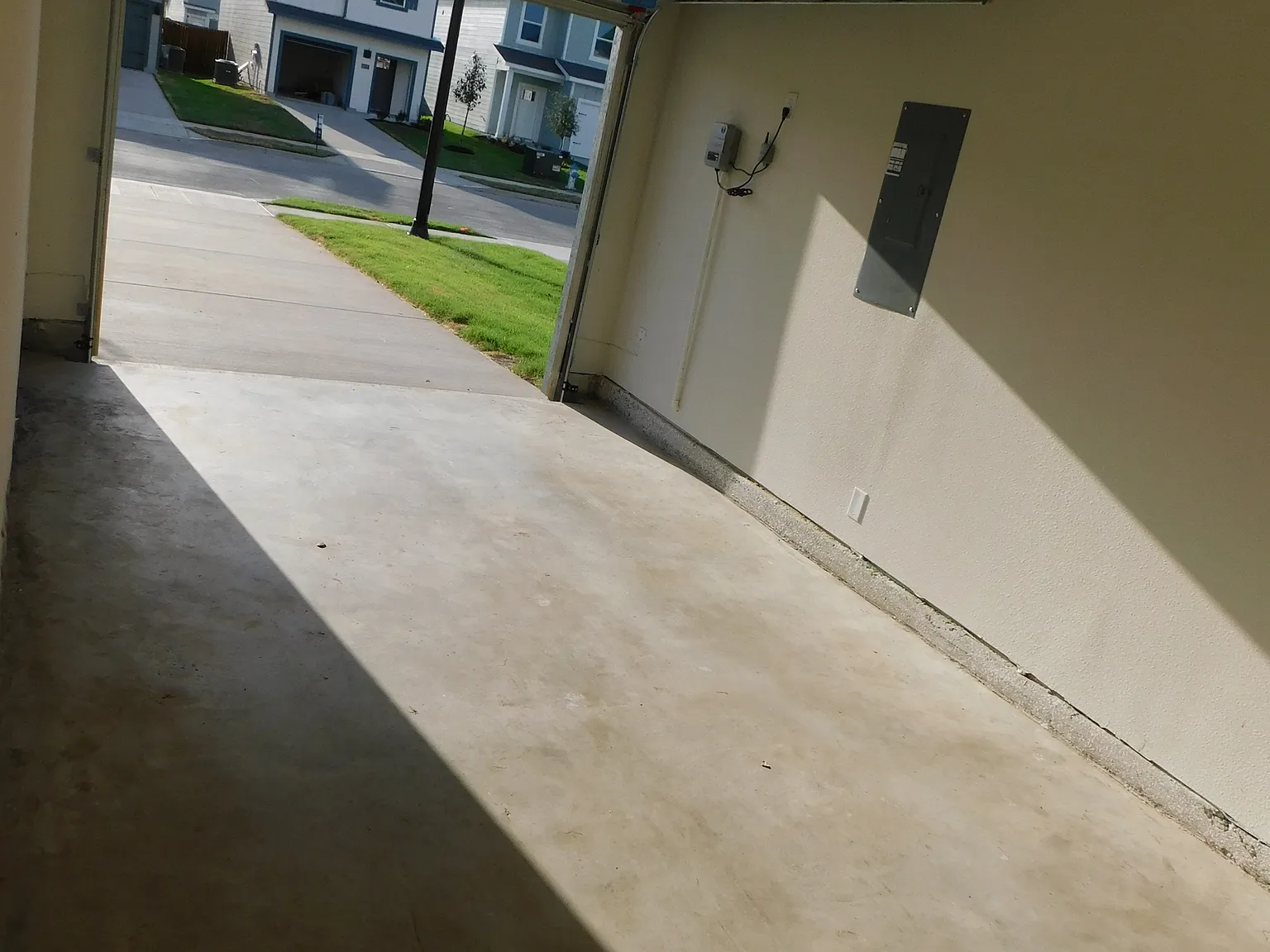 4 bed, 2.5 bath, 1602 sqft, $1,900 — Photo 4