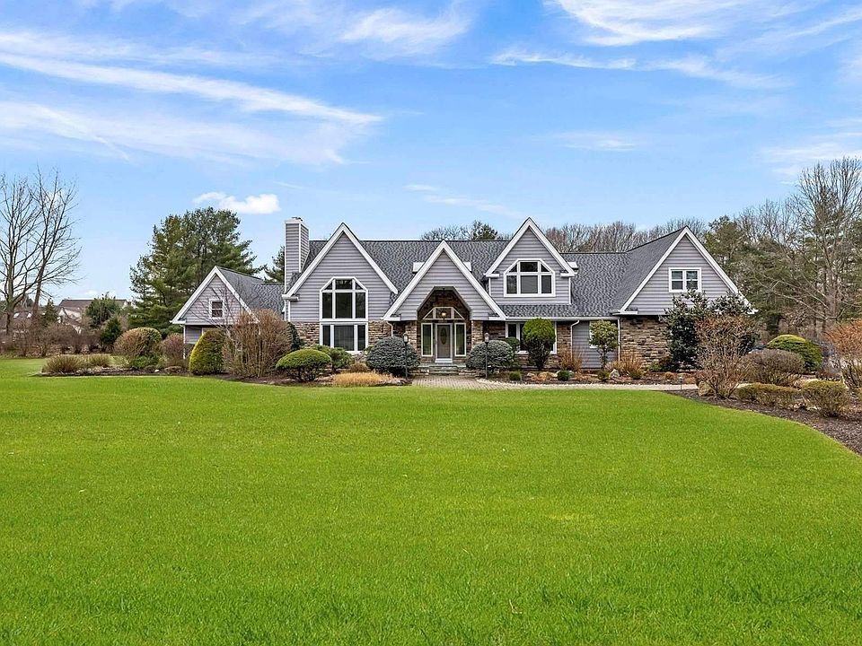 1st image of 21 Buckingham Ct