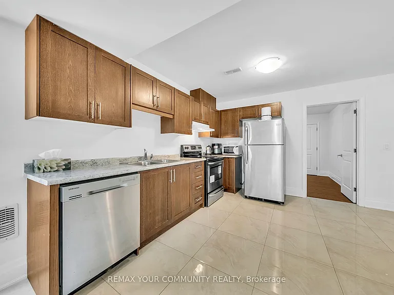 179 Greenfield Ave — Photo 18