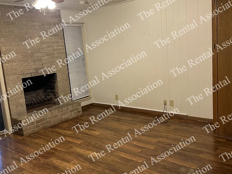 1705 Broadway Ave — Photo 14