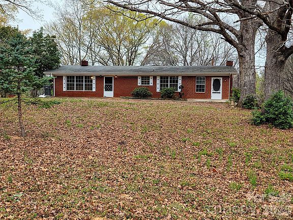 3rd image of 40617 Old Cottonville Rd