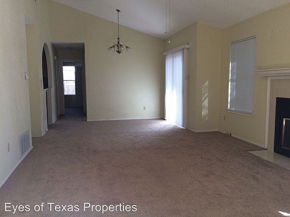 3rd image of 1800 Heatherglen Ln
