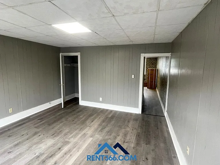 929 Center St #3 — Photo 6