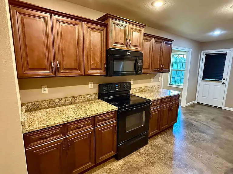 206 S Bernis St — Photo 5