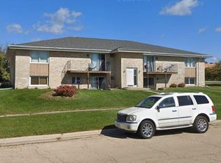 900 W Meadows Dr #5, Freeport, IL 61032