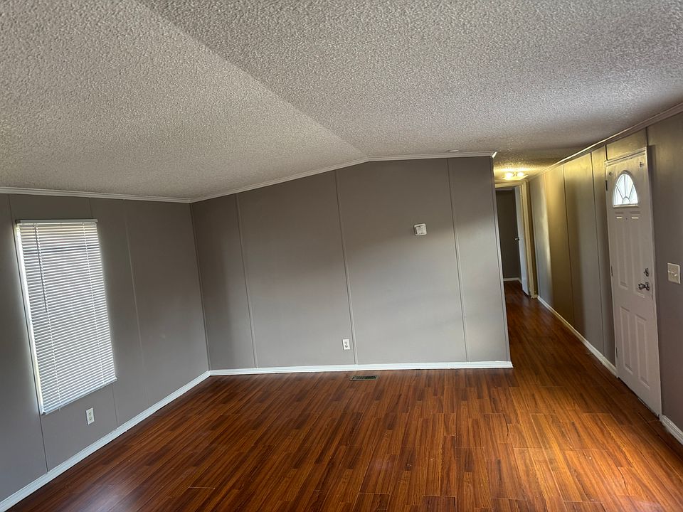 1st image of 21403 Sugarbridge Ln