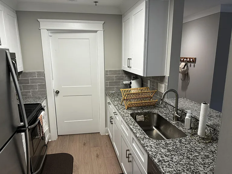 2701 Selwyn Ave — Photo 16