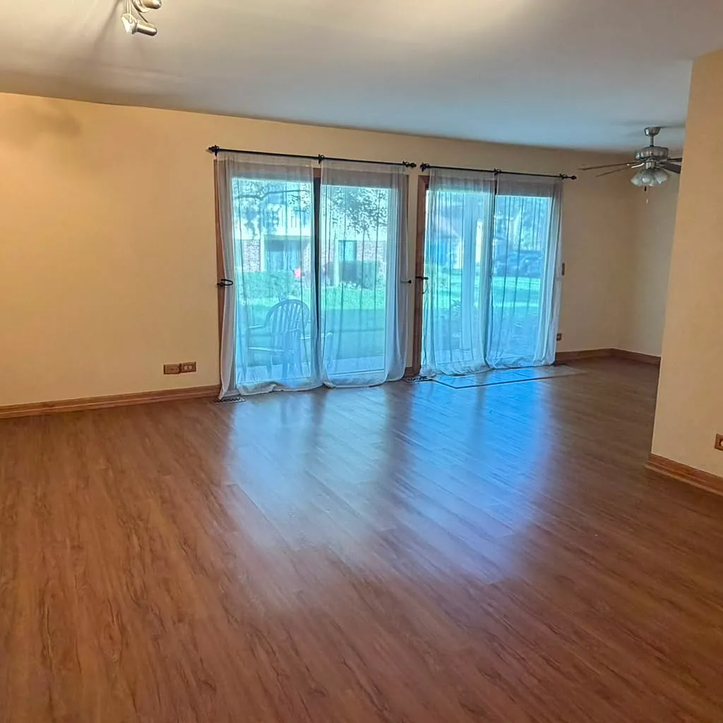 2 bed, 1200 sqft, $2,450 — Photo 4