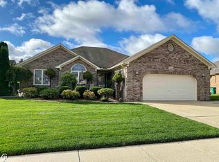 19040 Elmer Dr, Macomb, MI 48044