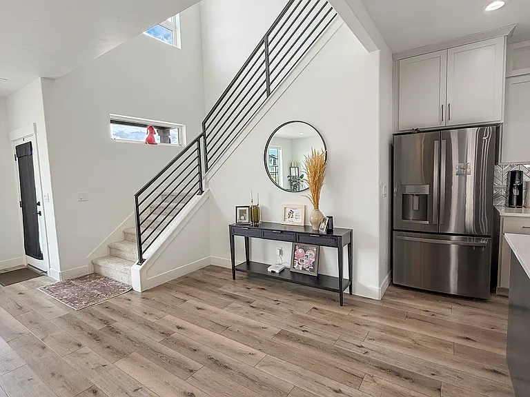 617 S 1080 W — Photo 6