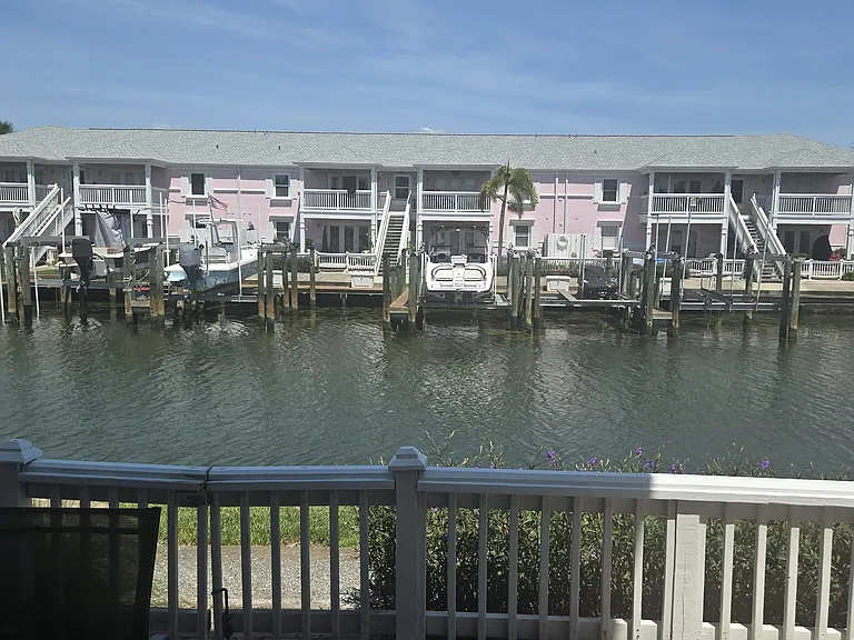 5156 Beach Dr SE #B — Photo 19