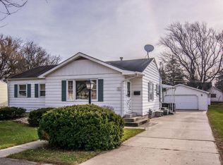 1022 Grant St, Lake Geneva, WI 53147