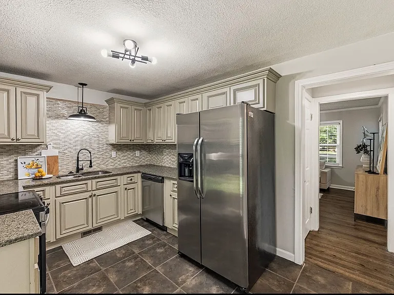 6739 Roe Ave — Photo 42