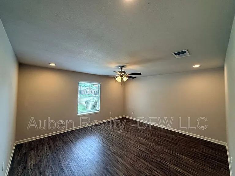 1413 Blackwell Dr — Photo 6