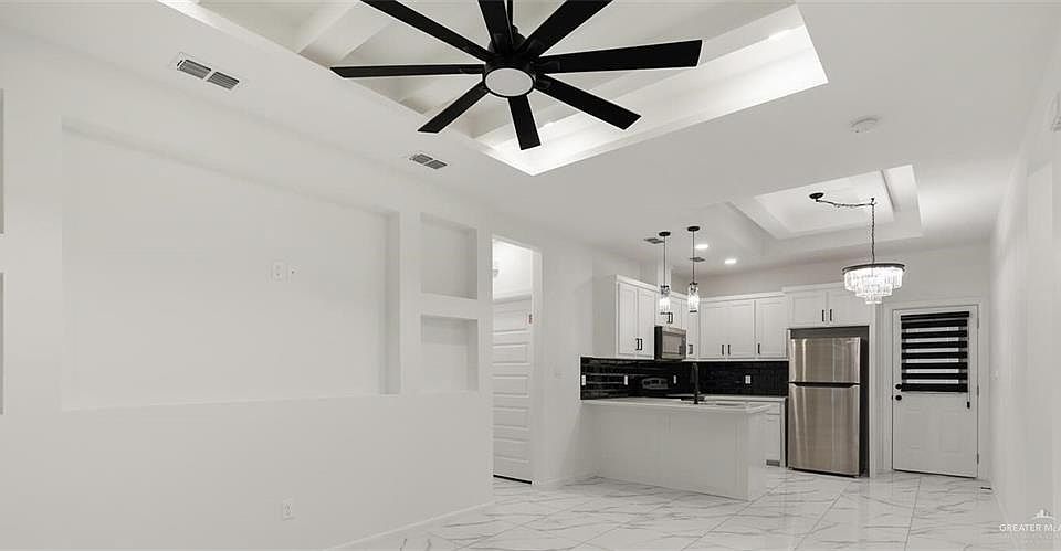 2nd image of 1309 Valle Vista St