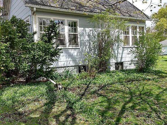 2nd image of 325 Race St