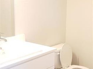 35 Stage Way #B, Talent, OR 97540