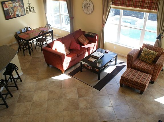 Family room/kitchen nook