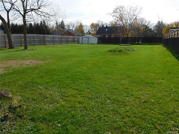 5th image of 3539 Walden Ave