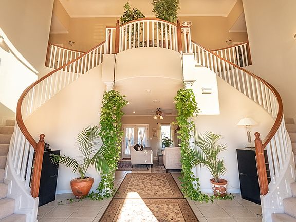 3rd image of 6075 Via Hermosa Ct