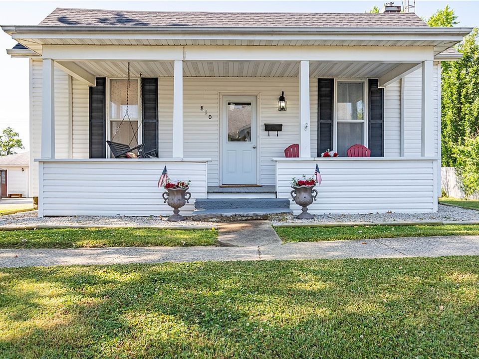 810 W South 1st St, Shelbyville, IL 62565 Zillow