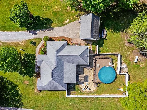 3rd image of 386 Terhune Rd SE