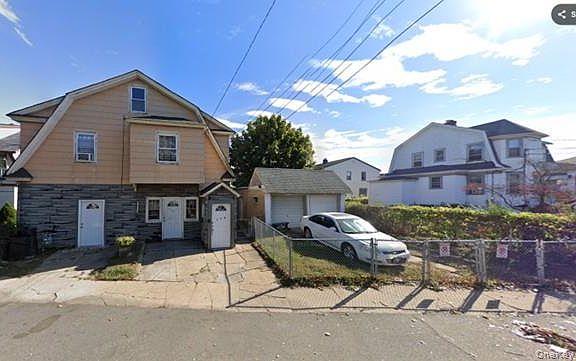 5th image of 274 Lawrence Avenue