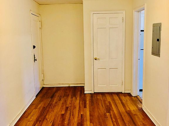 2nd image of 48 Windle Park APT D2