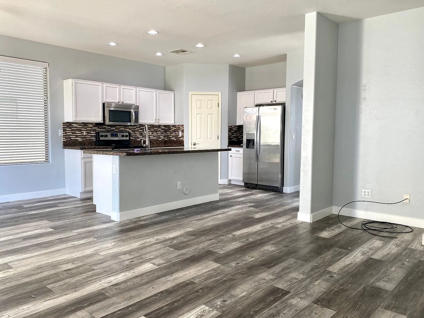 Beautiful 3 Bedroom 2.5 Bath Home In Ironwood Vista - Chandler — Photo 4