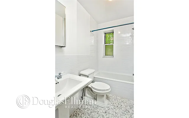 Rented by Douglas Elliman | media 23