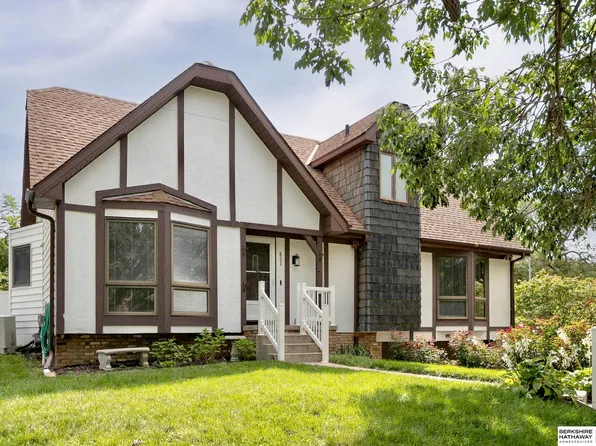 821 S 154th St, Omaha, NE 68154