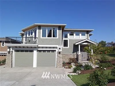 915 Cedar Street photo 1