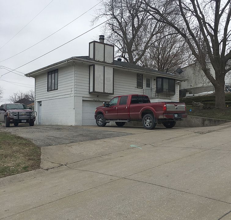 2nd image of 403 N Chestnut St